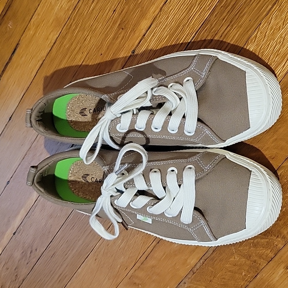 Cariuma OCA Low Top Sneakers - Burnt Sand Contrast Thread Canvas - Picture 2 of 5